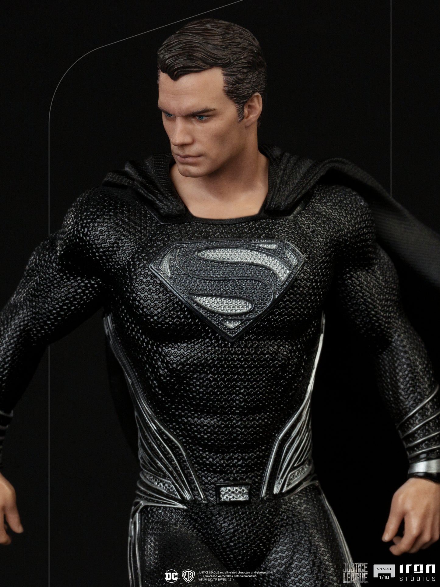 SUPERMAN BLACK ART SCALE 1/10 STATUE